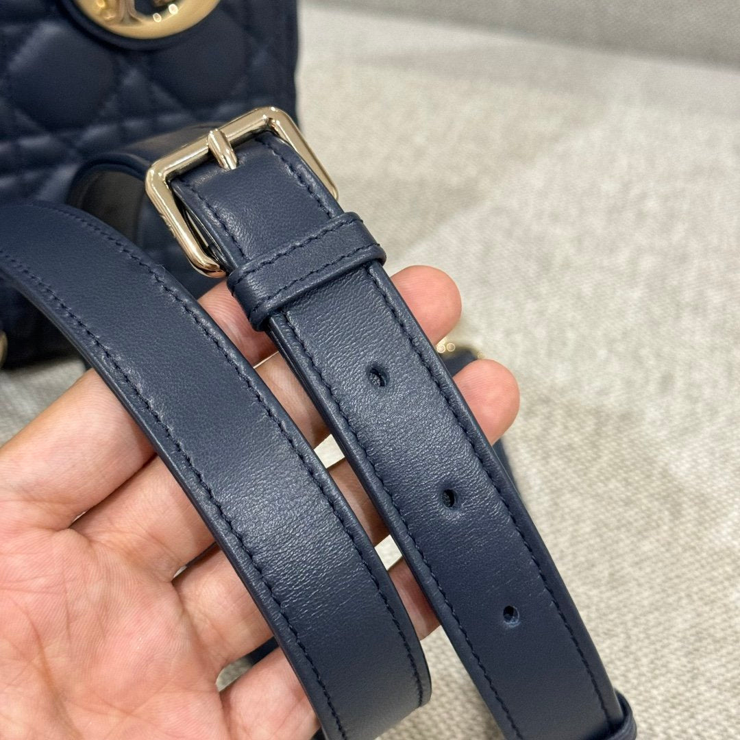 Lady Dior 24 Koyu Mavi - Glimmer of Luxury