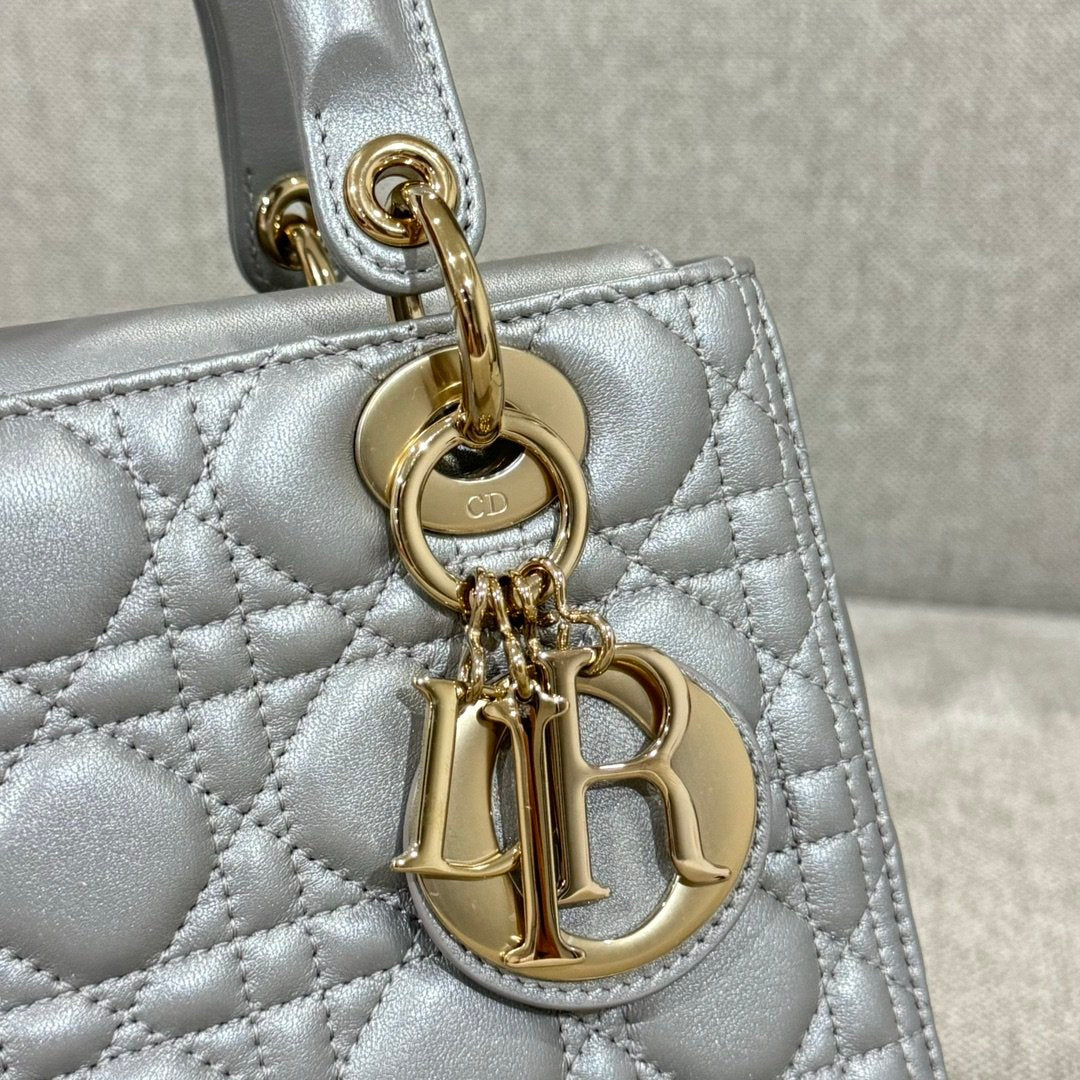 Lady Dior 24 İnci Gri - Glimmer of Luxury