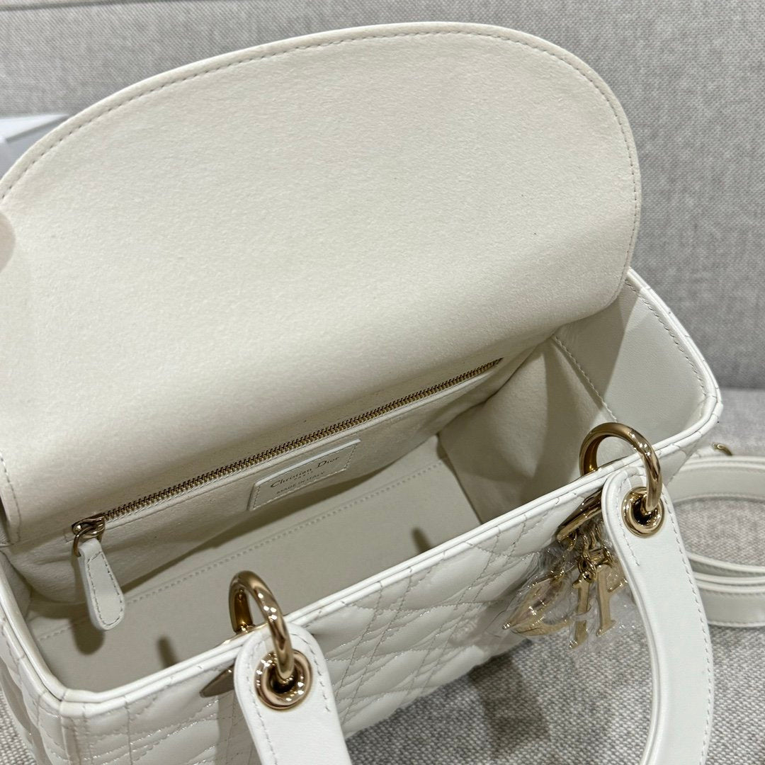 Lady Dior 24 Koyun Derisi Bej - Glimmer of Luxury