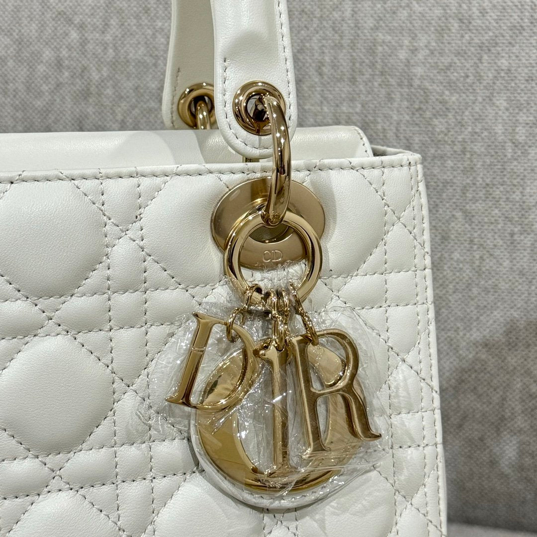 Lady Dior 24 Koyun Derisi Bej - Glimmer of Luxury