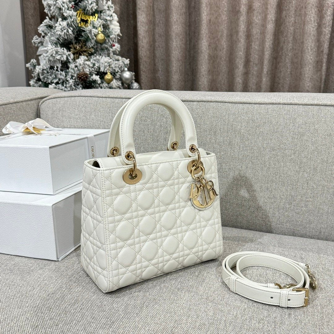 Lady Dior 24 Koyun Derisi Bej - Glimmer of Luxury