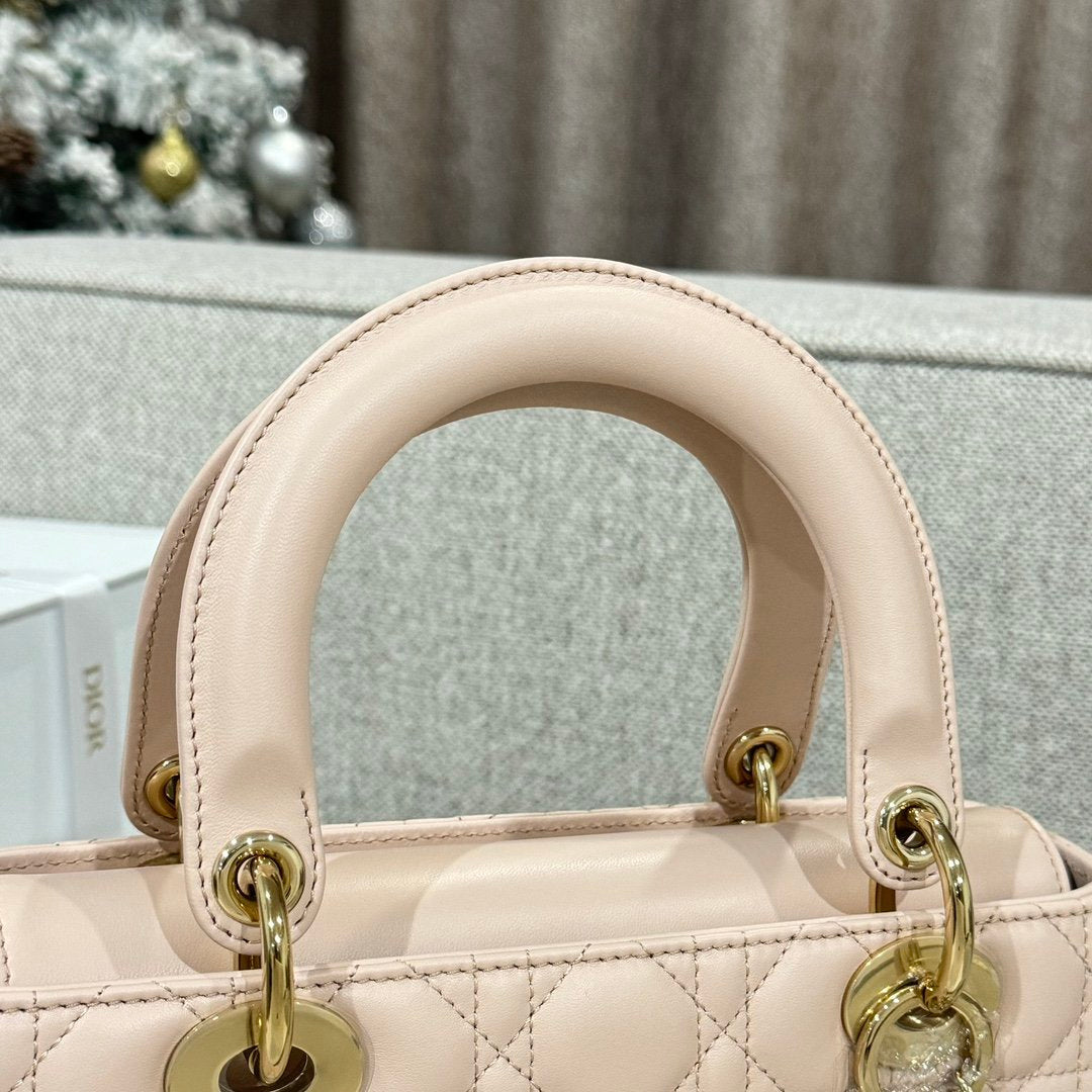 Lady Dior 24 Ruj Pudrası - Glimmer of Luxury