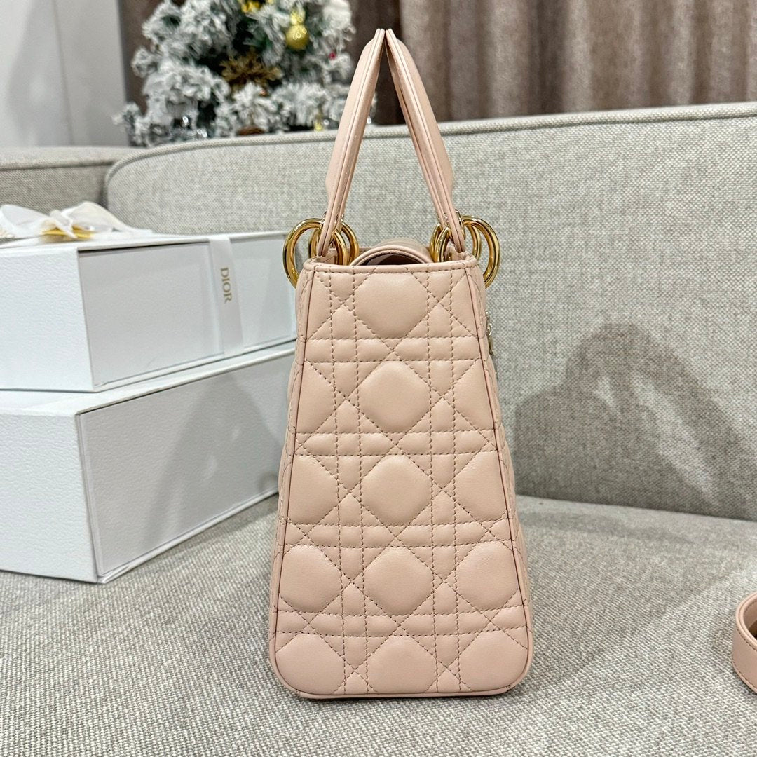 Lady Dior 24 Ruj Pudrası - Glimmer of Luxury
