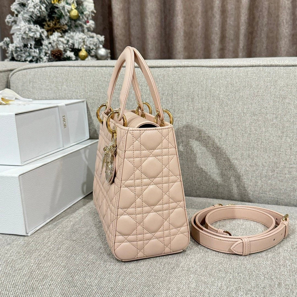 Lady Dior 24 Ruj Pudrası - Glimmer of Luxury