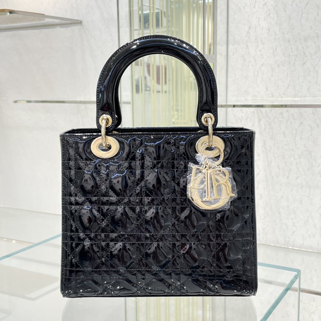 Dior Lady Orta Boy 24 Beş Izgaralı Patent Deri Siyah - Glimmer of Luxury