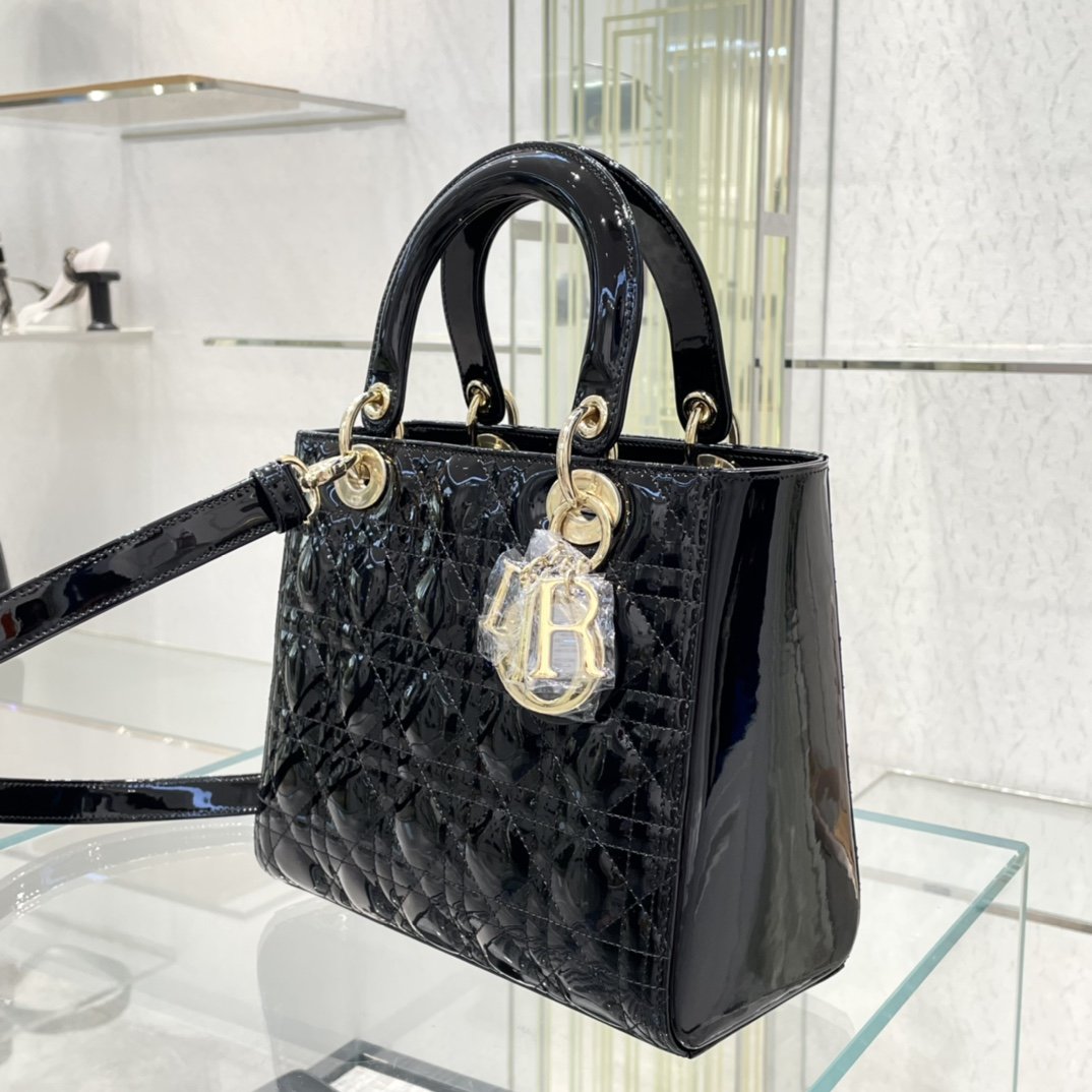Dior Lady Orta Boy 24 Beş Izgaralı Patent Deri Siyah - Glimmer of Luxury
