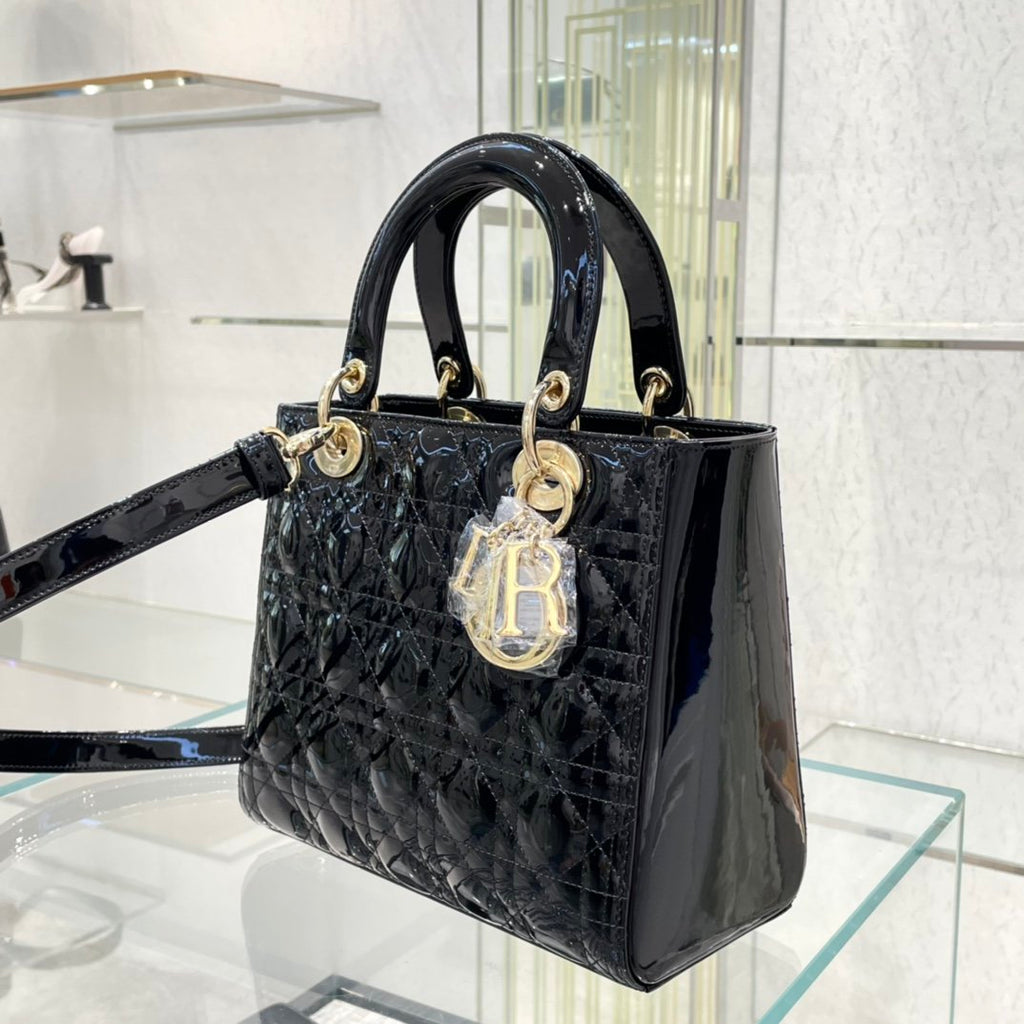 Dior Lady Orta Boy 24 Beş Izgaralı Patent Deri Siyah - Glimmer of Luxury