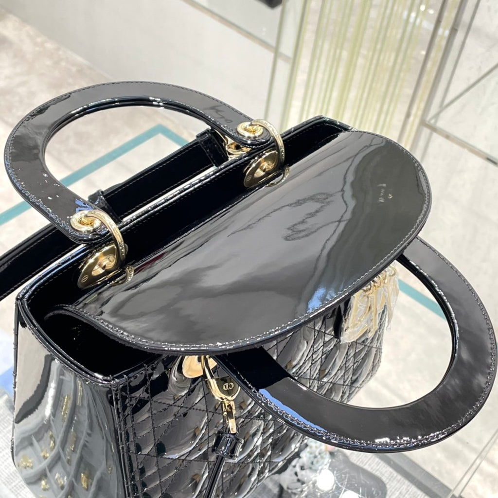Dior Lady Orta Boy 24 Beş Izgaralı Patent Deri Siyah - Glimmer of Luxury