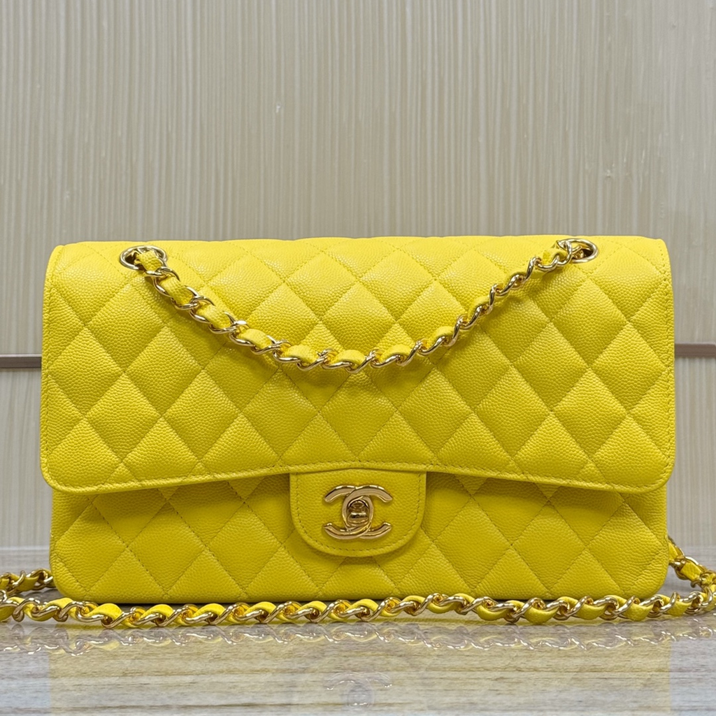 Chanel Flap Orta Boy Çanta Havyar Deri 2024 Sarı Renk - Glimmer of Luxury