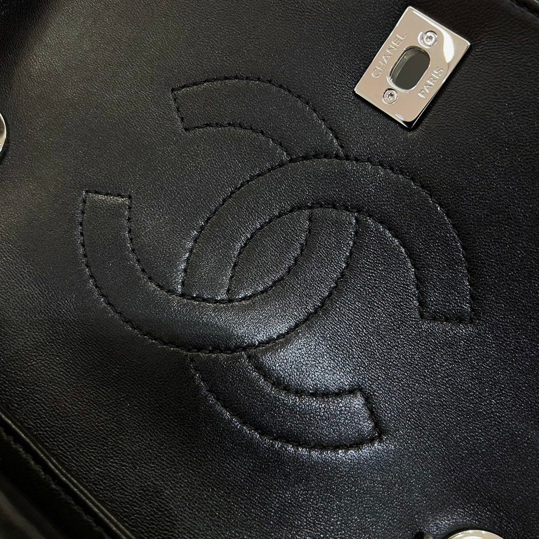 Chanel Trendy 2025 Küçük Kuzu Derisi - Glimmer of Luxury