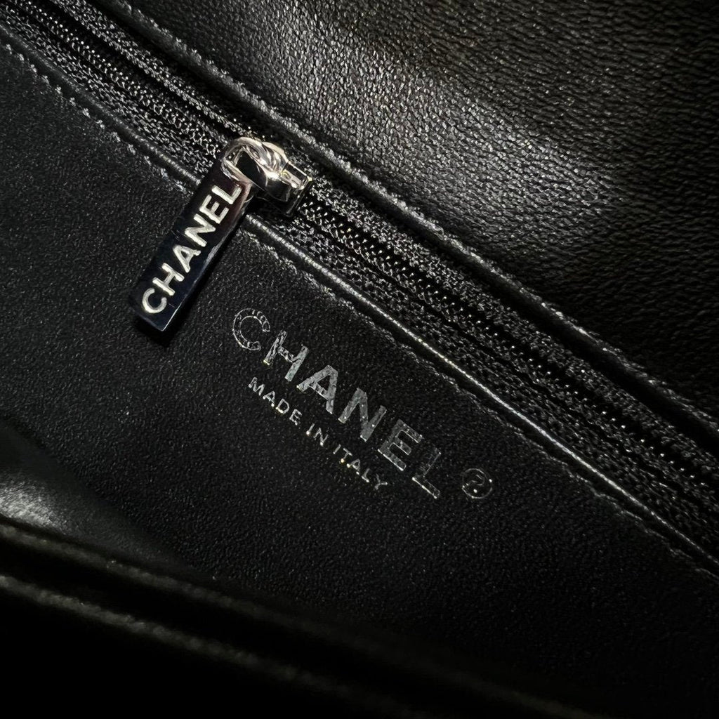 Chanel Trendy 2025 Küçük Kuzu Derisi - Glimmer of Luxury