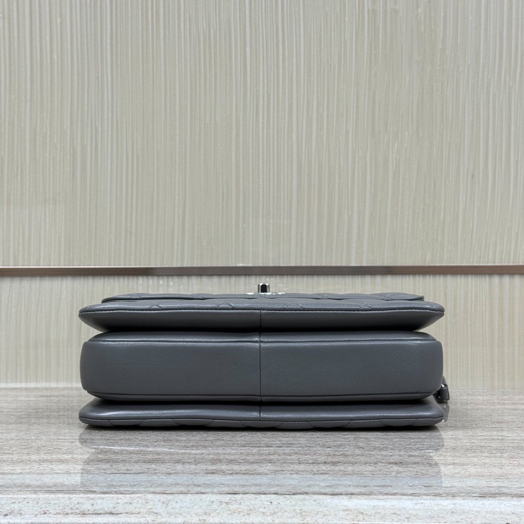 Chanel Trendy 2025 Küçük Kuzu Derisi - Glimmer of Luxury