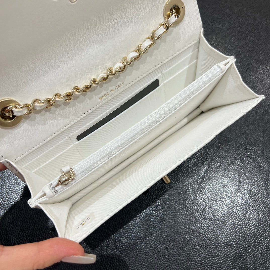 Chanel Üstten Saplı Mini Kapaklı Çanta - Glimmer of Luxury