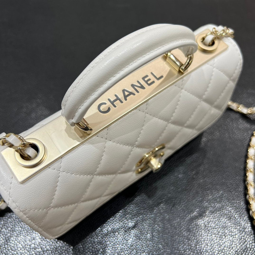Chanel Üstten Saplı Mini Kapaklı Çanta - Glimmer of Luxury