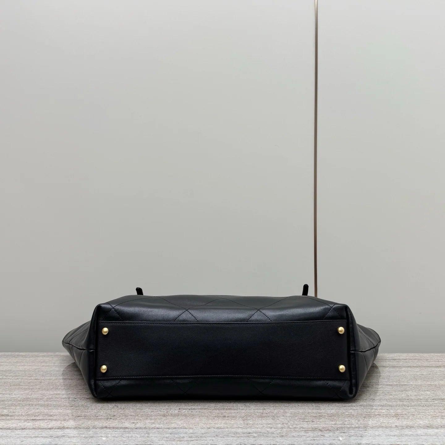 Maxi Alışveriş Çantası Dana Derisi ve Altın Tonlu Metal Siyah - Glimmer of Luxury