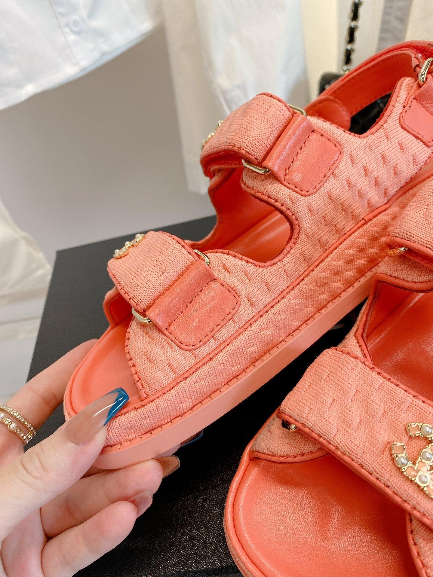 Chanel Pembe Örme Kumaş Baba Sandalet - Glimmer of Luxury