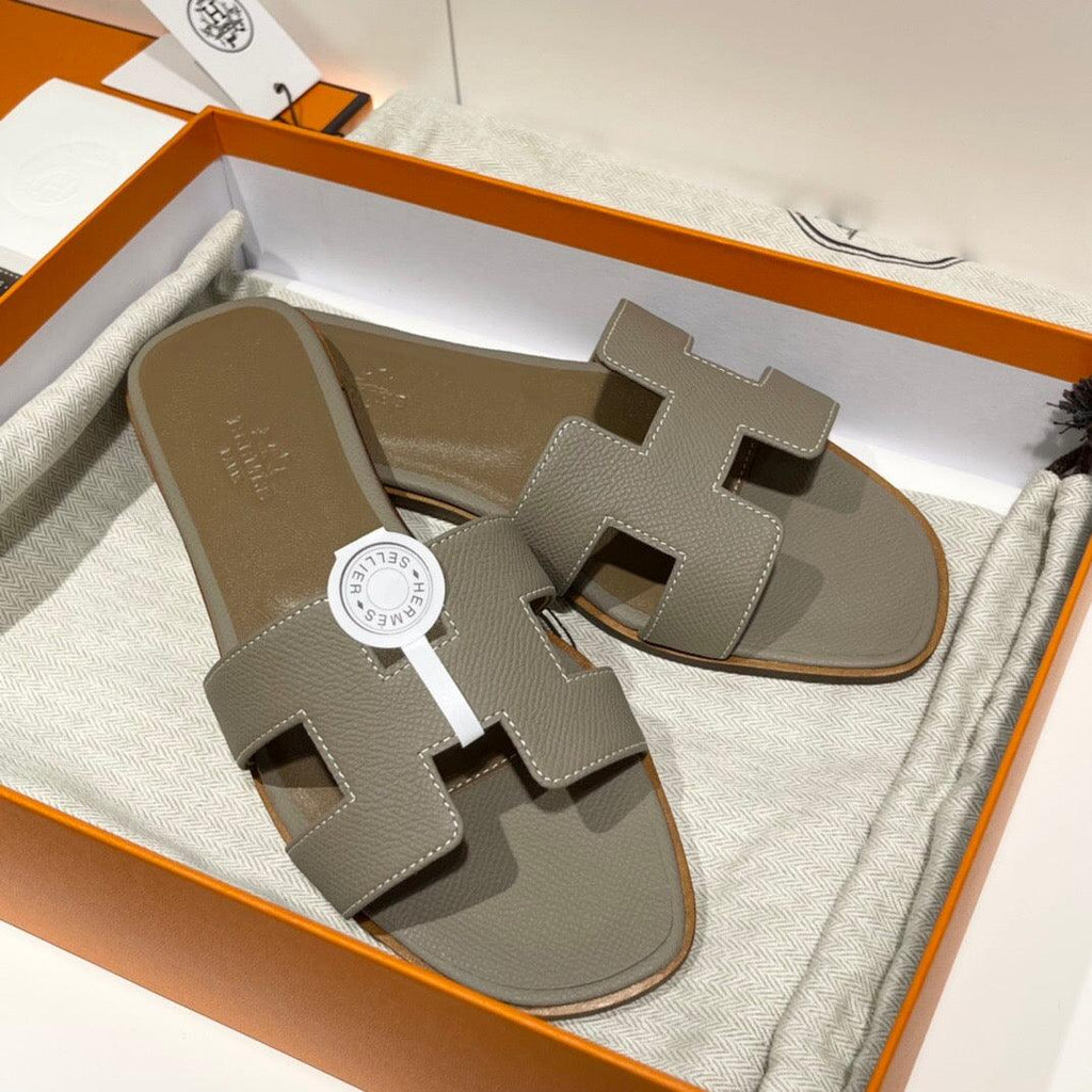 Hermès Oran Sandalet Asfalt Gri - Glimmer of Luxury
