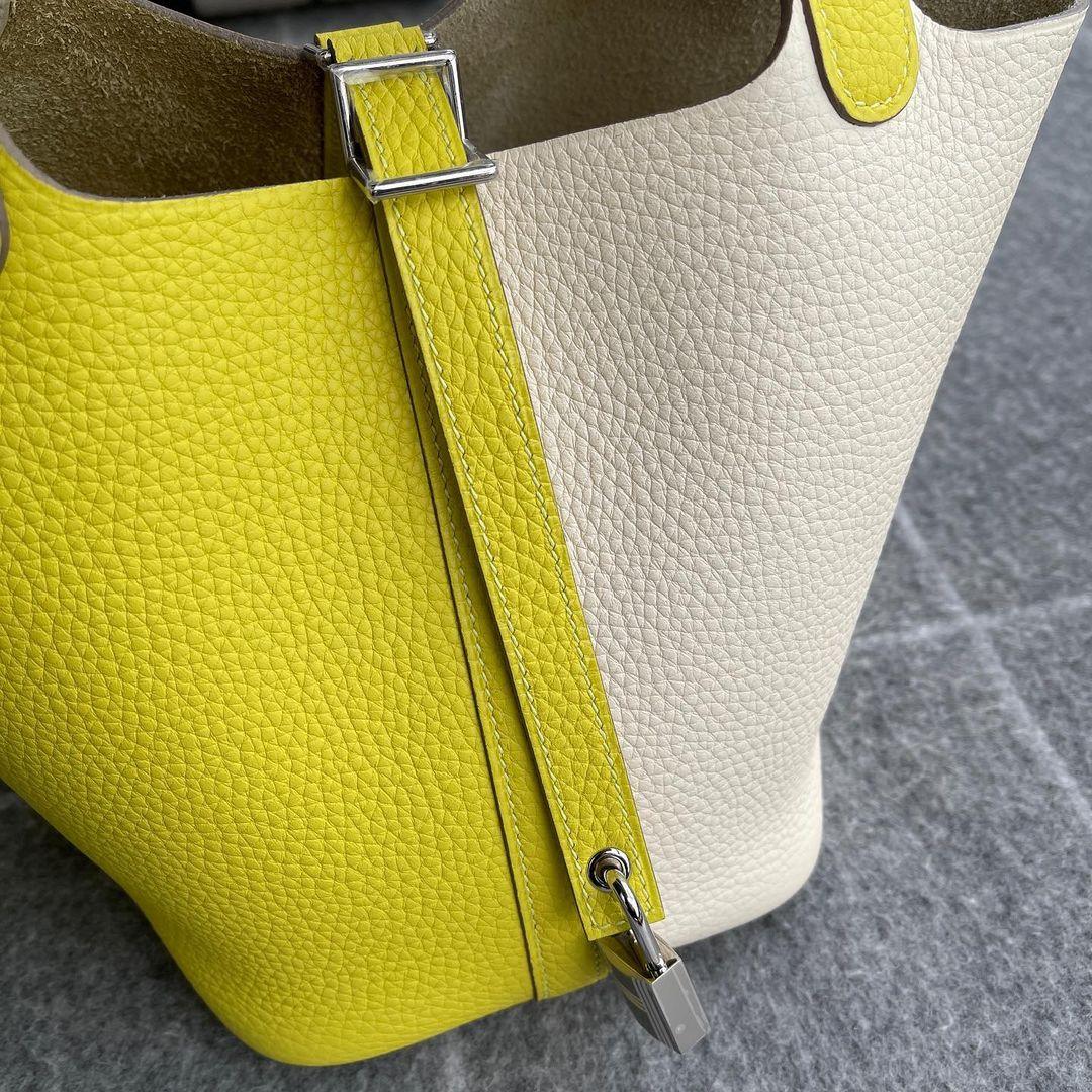 Hermès Picotin 18 Ki̇li̇t Clemence Deri̇ İki̇ Renkli̇ Lime & Nata Paladyum Donanımlı (PHW) - Glimmer of Luxury
