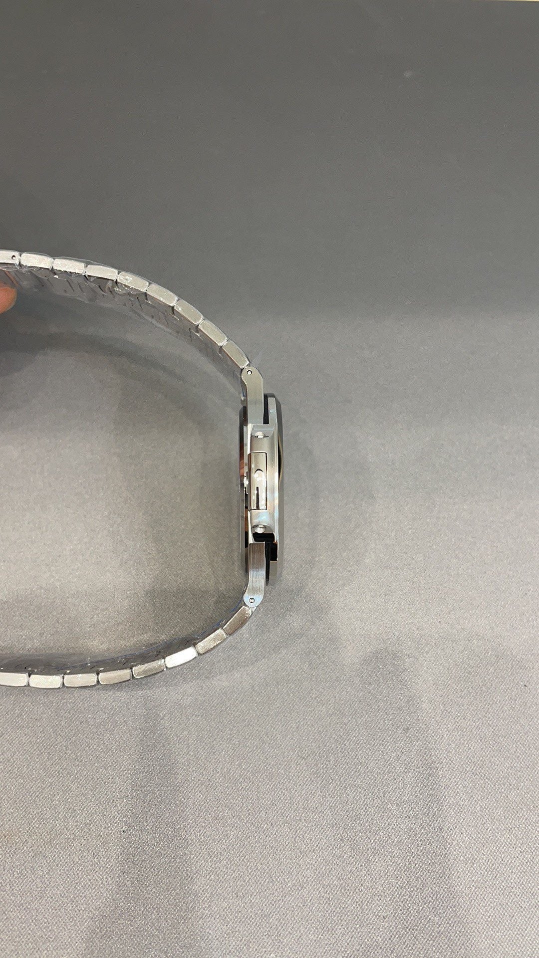 Patek Philippe Nautilus - 5711/1A-010 - Glimmer of Luxury