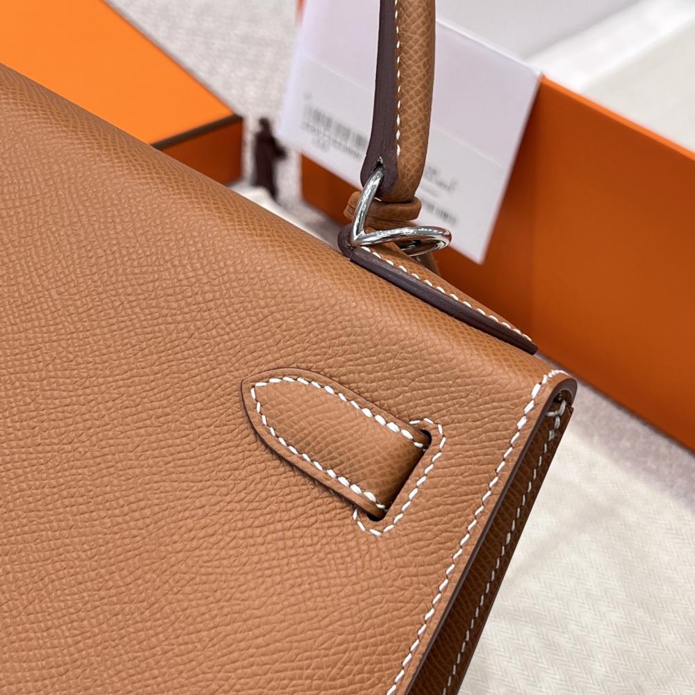 Hermès Kelly 25 Epsom Leather Horseshoe Stamp (HSS) Two-Tone Trench Coat with Palladium Hardware and Black (PHW)