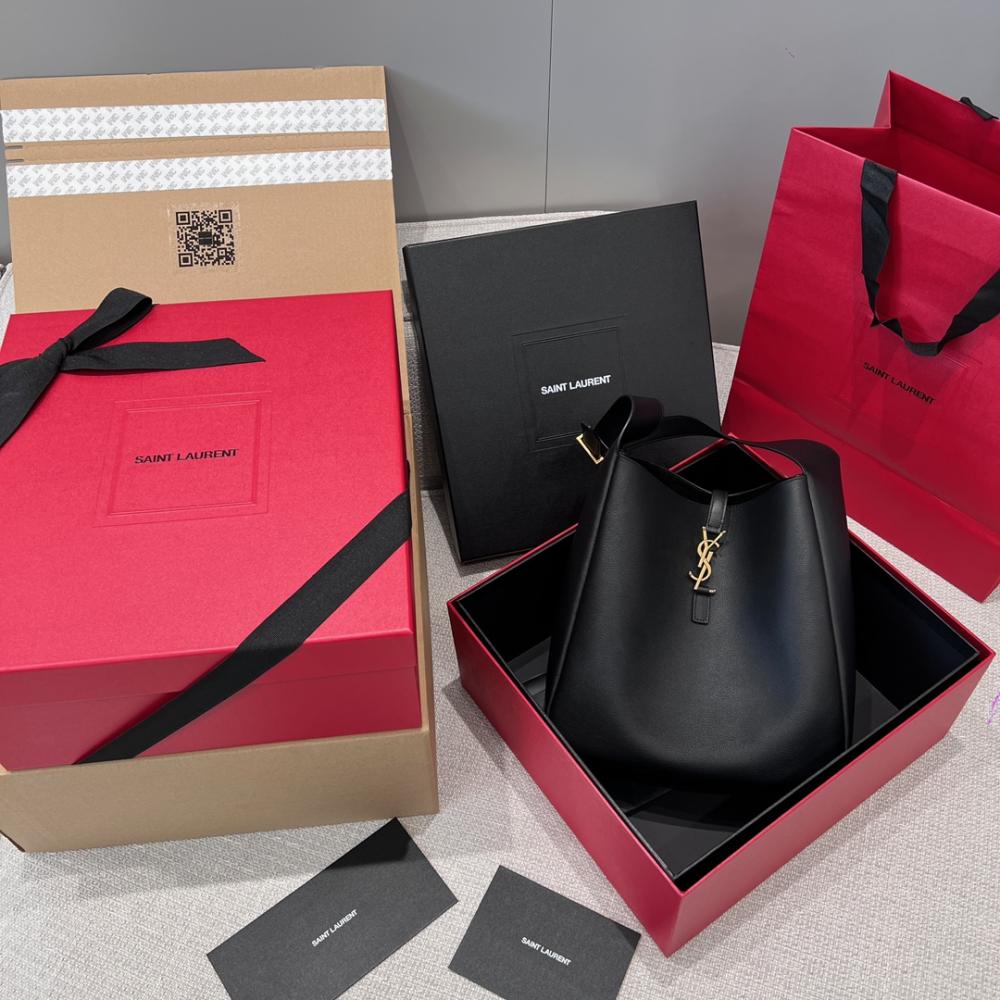 Saint Laurent 5 À 7 Large Flexible Bag