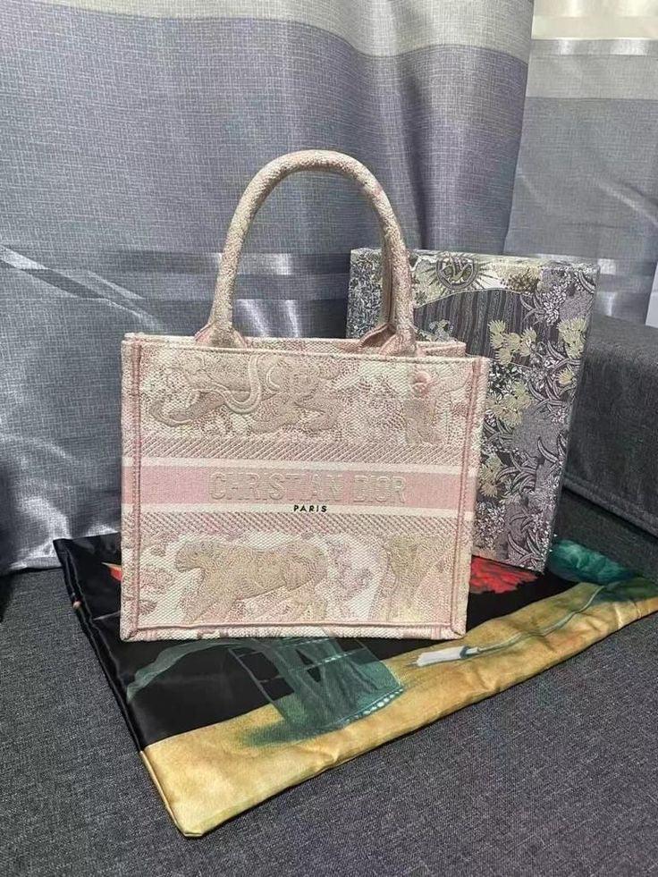 Christian Dior Book Tote Pudra Renk - Glimmer of Luxury