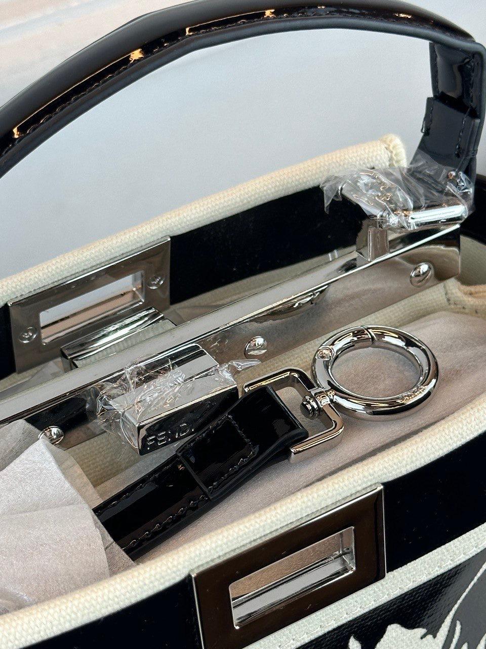 Fendi Peekaboo ISeeU Siyah Rugan ve Kanvas Çanta - Glimmer of Luxury