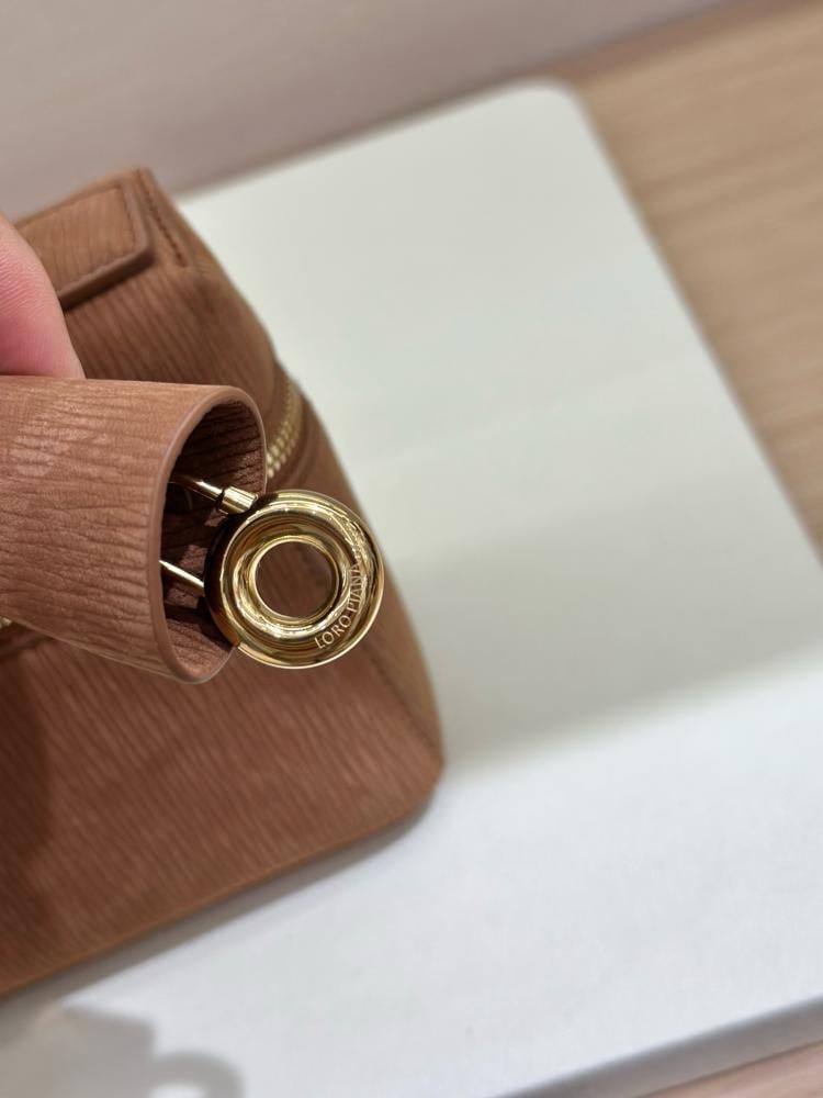 Loro Piana – Extra 23