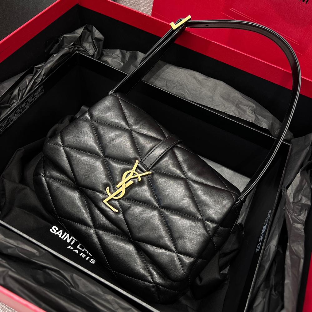 Saint Laurent Le 57 Matelassé Kapitone Deri Omuz Çantası - Glimmer of Luxury