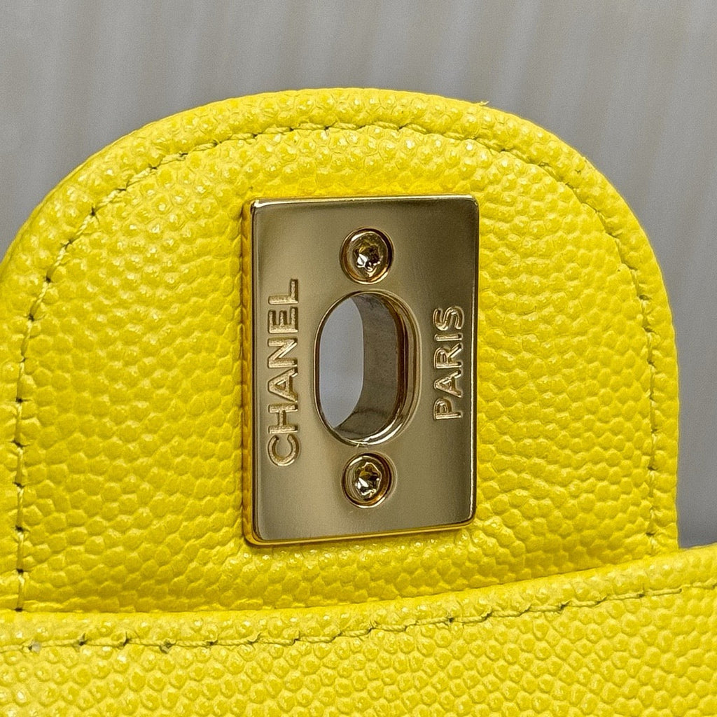 Chanel Flap Orta Boy Çanta Havyar Deri 2024 Sarı Renk - Glimmer of Luxury