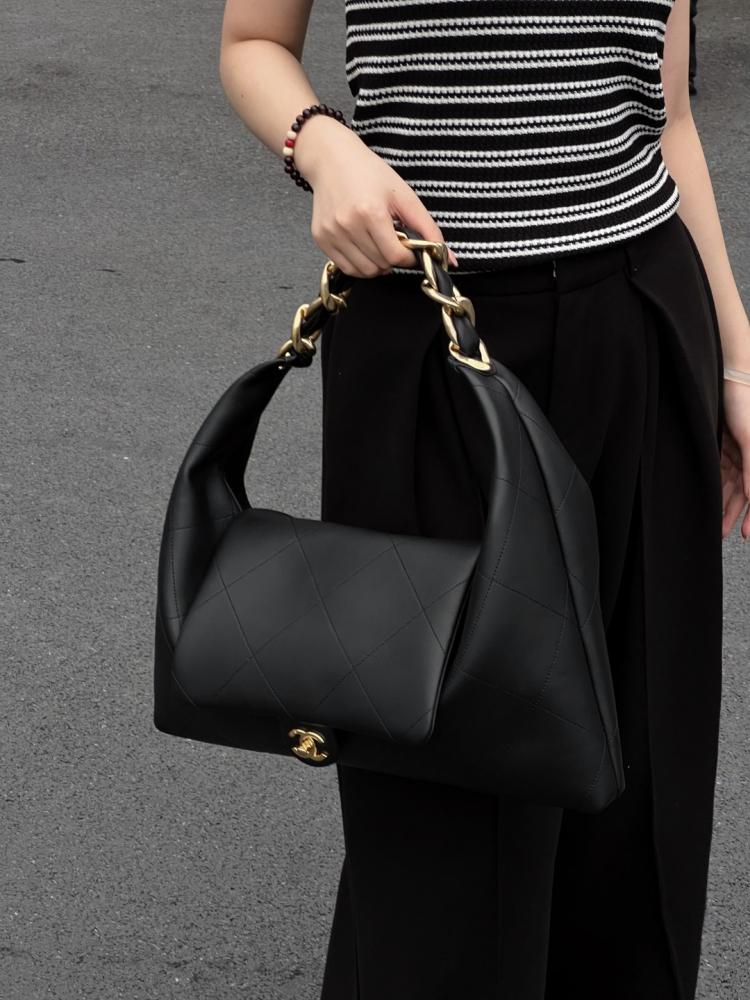 Chanel 25K Hippie Hobo Maxi Bag – Shiny Calfskin