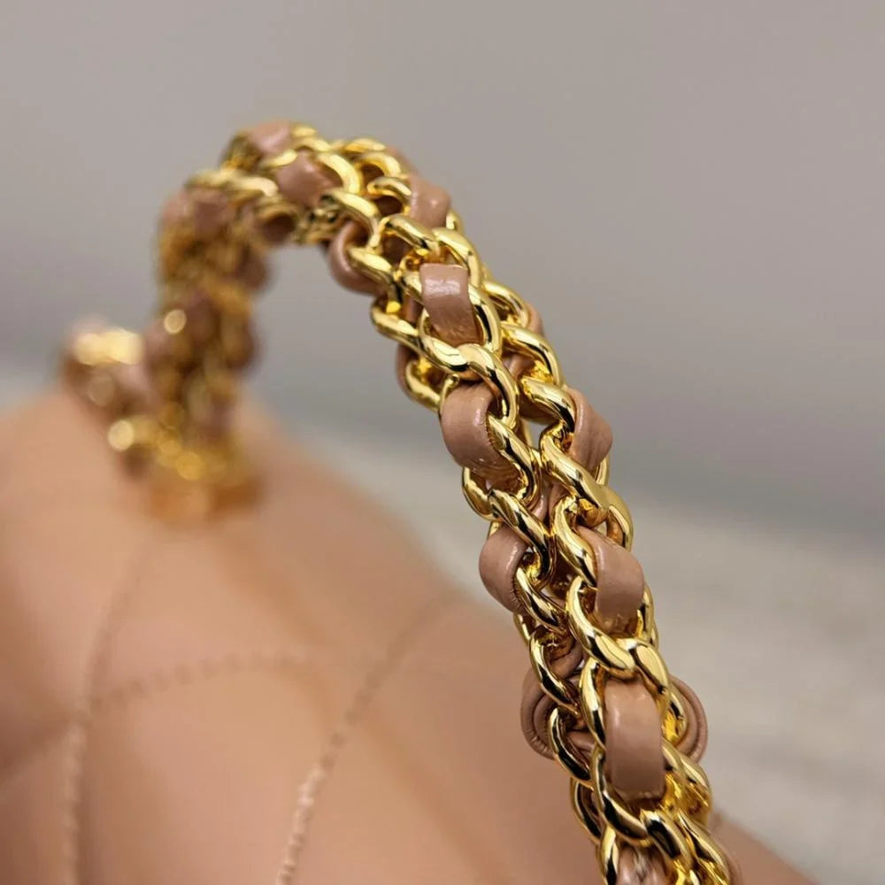 Chanel 24B Kapaklı Yeni Kalın Zincir Saplı Çanta - Glimmer of Luxury