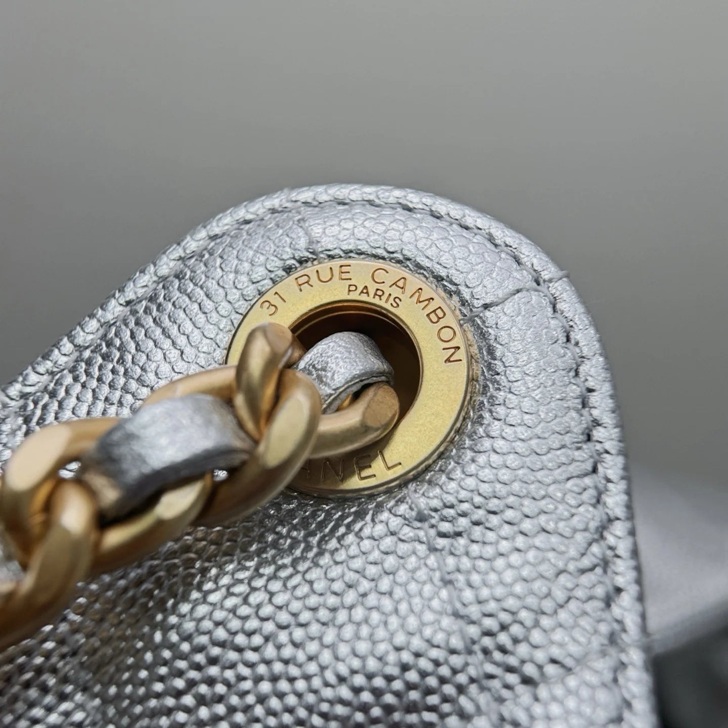 Chanel 25C Orta Boy Hobo Seyahat Çantası - Glimmer of Luxury