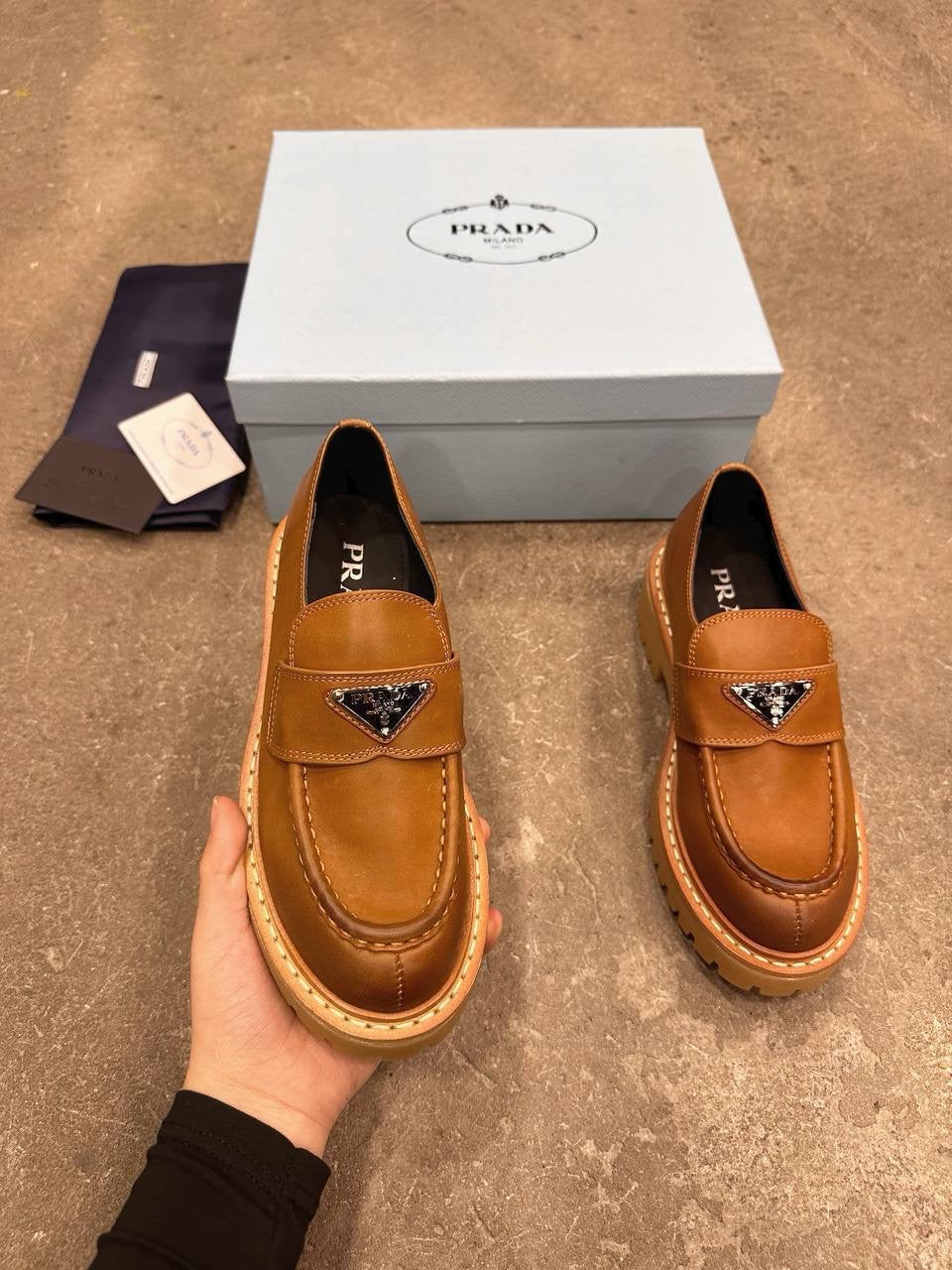 Prada Deri Mokasen - Glimmer of Luxury