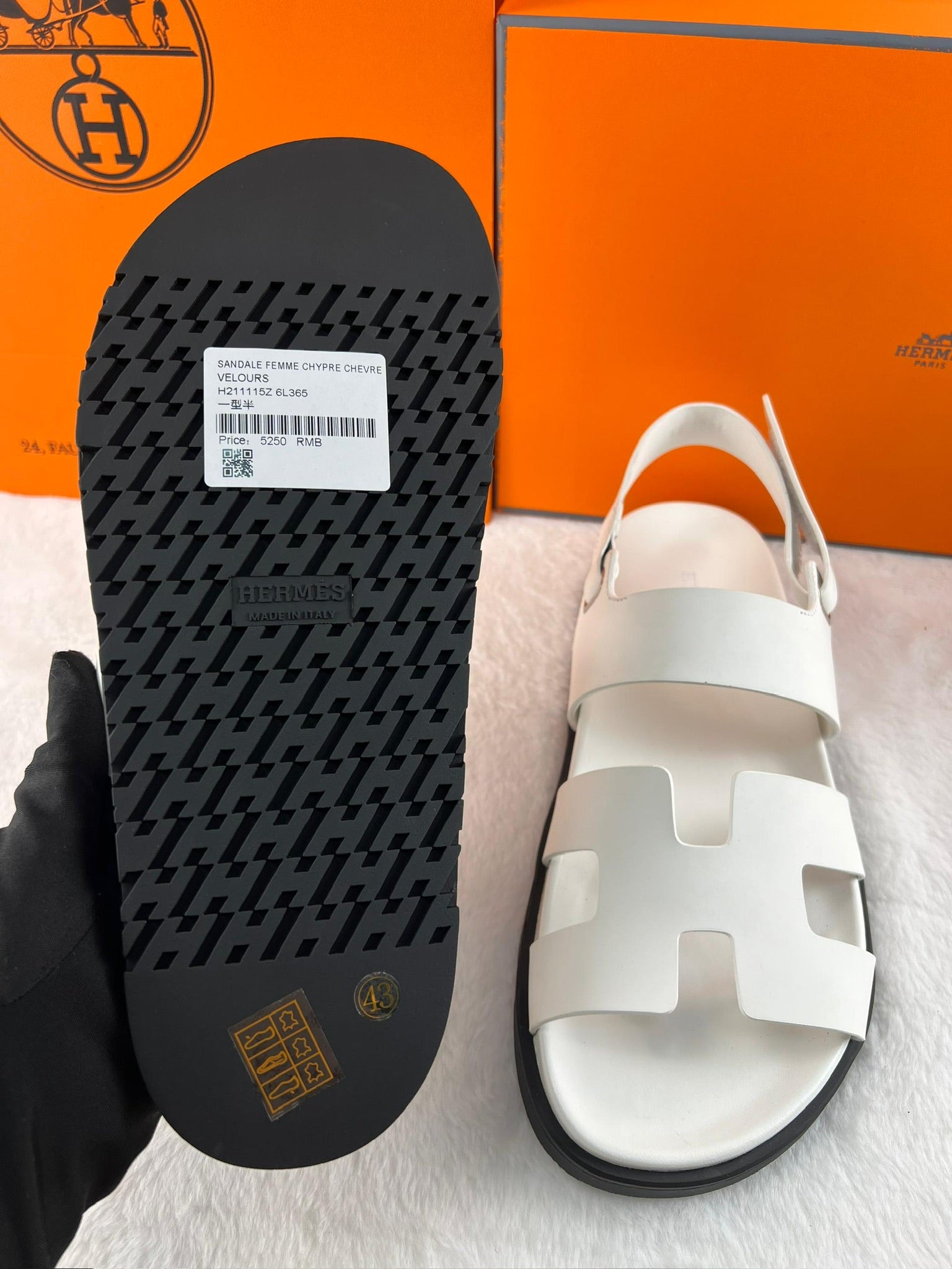 Hermès Chypre Sandal - Çift Bant Beyaz - Glimmer of Luxury