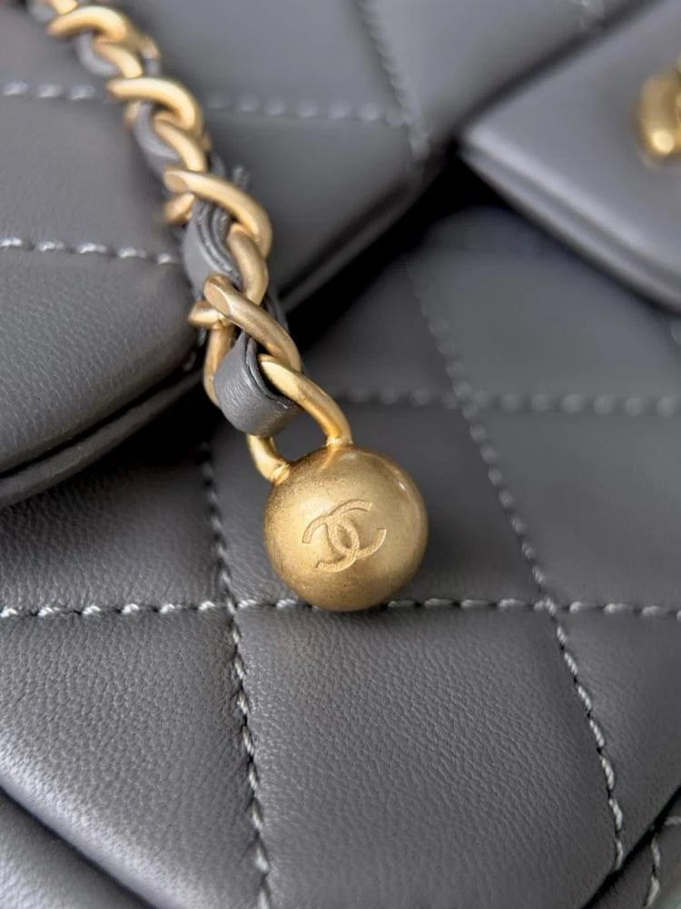 Chanel Klasik Kapaklı Mini 20 cm