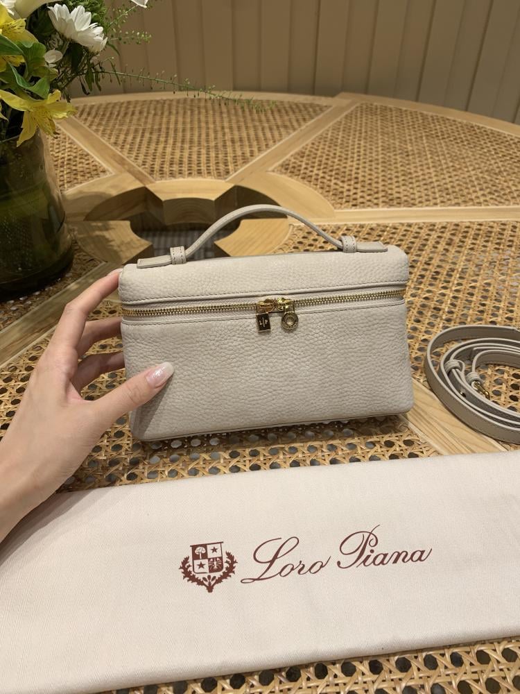 Loro Piana – Extra Pocket L19 (Ivory/Beige)