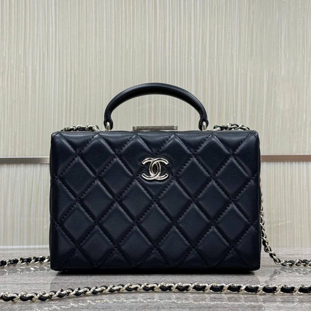 Chanel 2024/25 Küçük Kutu Çanta - Glimmer of Luxury