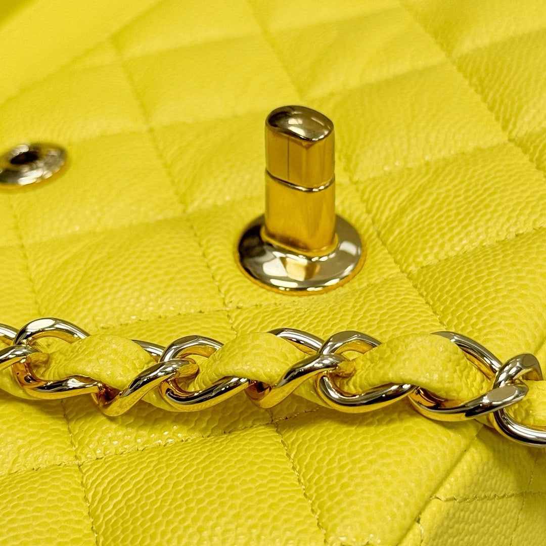 Chanel Flap Orta Boy Çanta Havyar Deri 2024 Sarı Renk - Glimmer of Luxury
