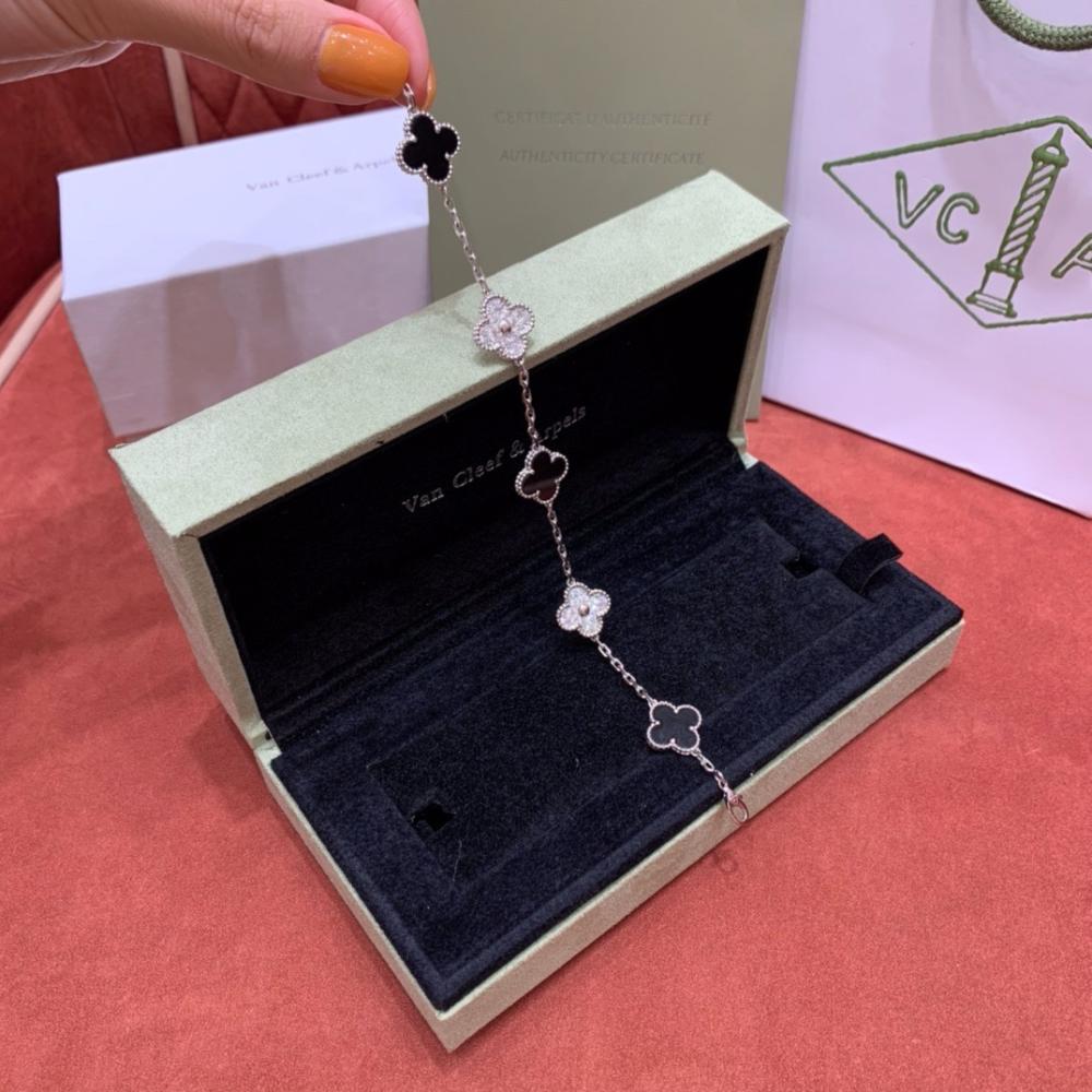 Van Cleef &amp; Arpels Alhambra 5 Motif Bracelet