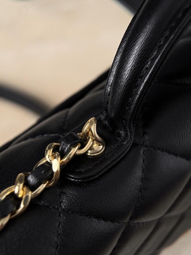 Chanel 25FW 25B Kare Sırt Çantası Zincir Üst Saplı Sırt Çantası Siyah