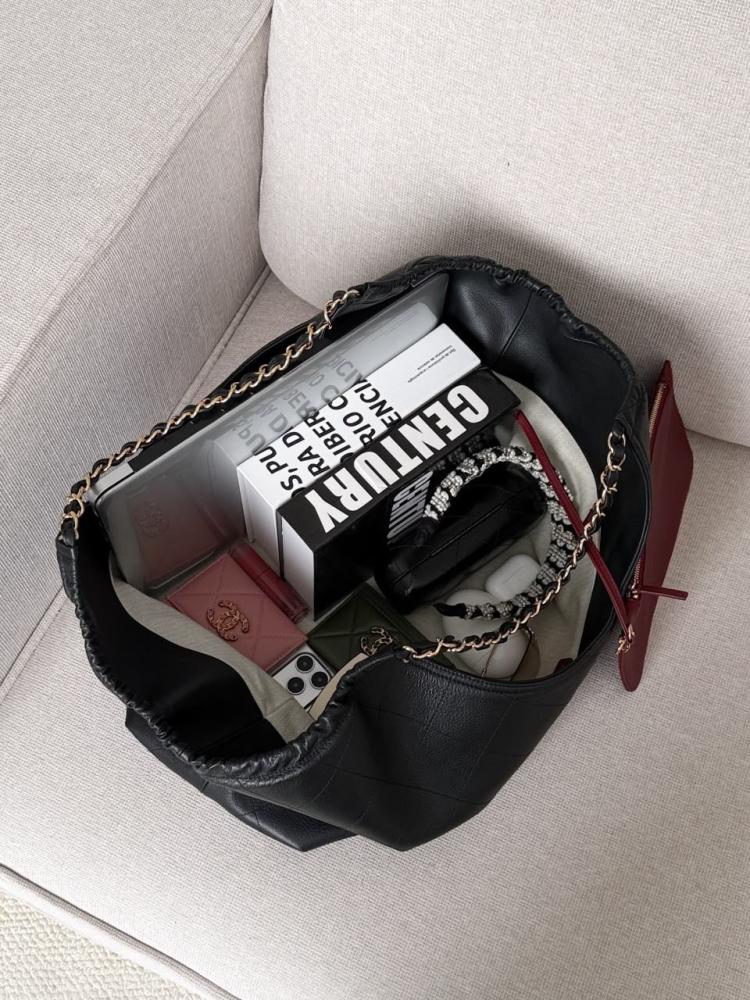 Chanel Kuzu Derisi Kapitone Neo Cabas / Maxi CC Hobo Alışveriş Çantası