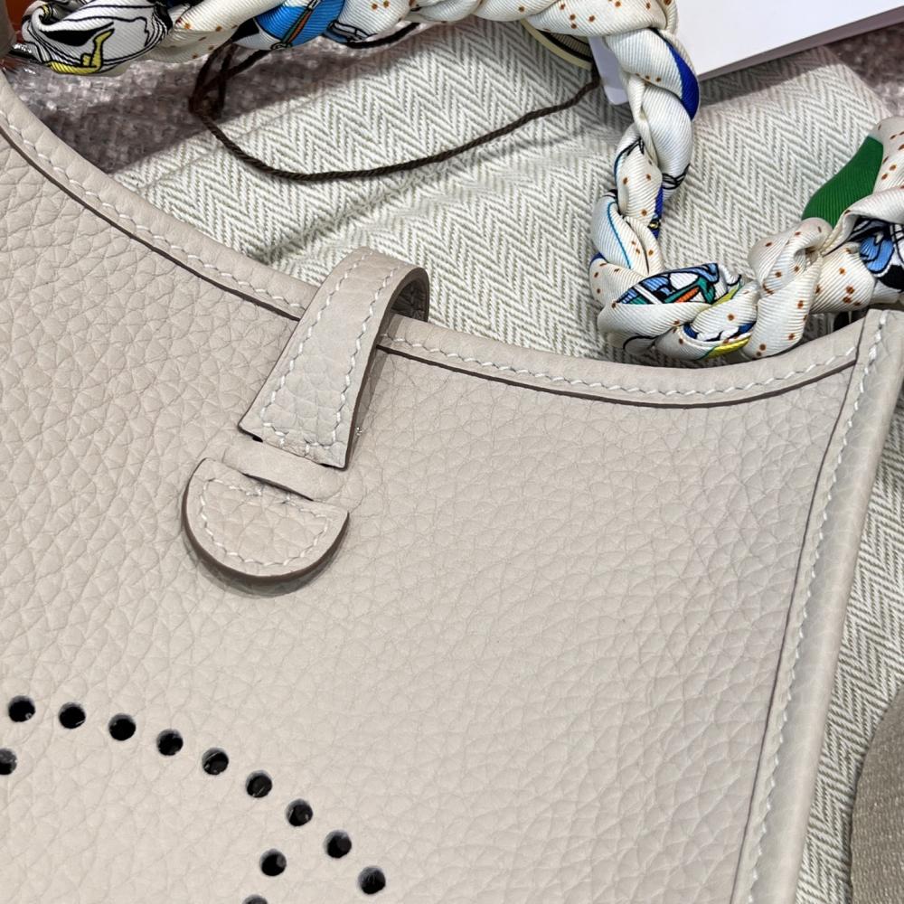 Hermès Evelyne 16cm Togo Leather Shoulder Bag