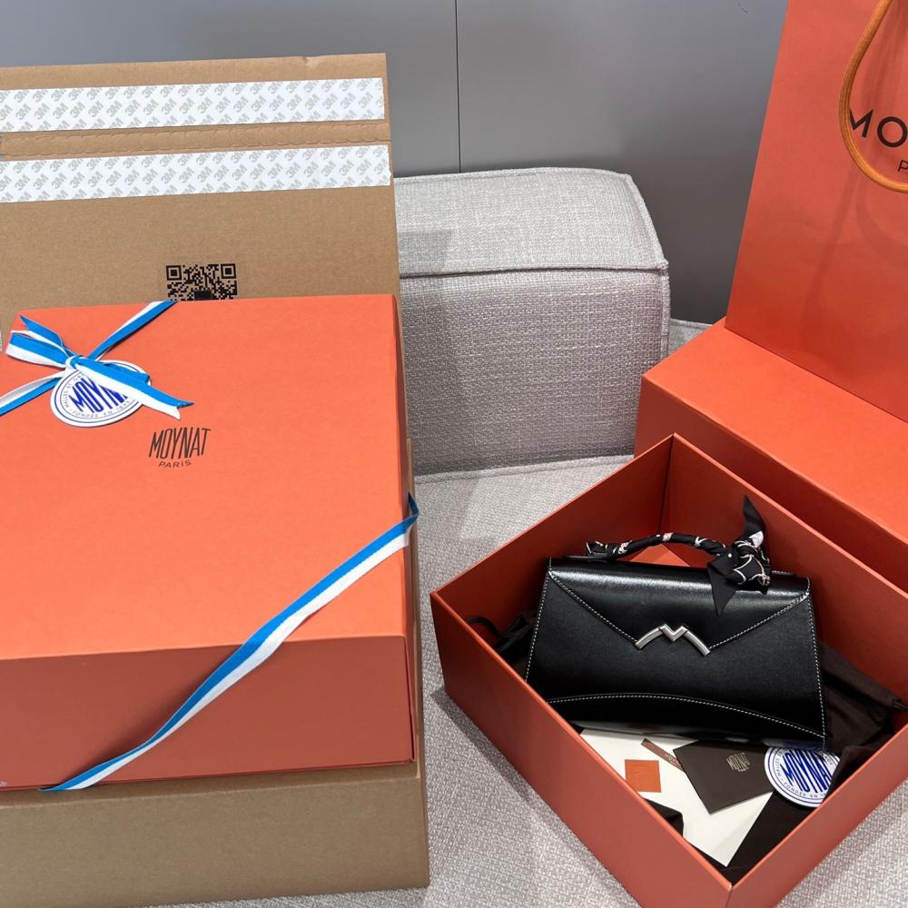 Gabrielle Portföy Çanta - Glimmer of Luxury