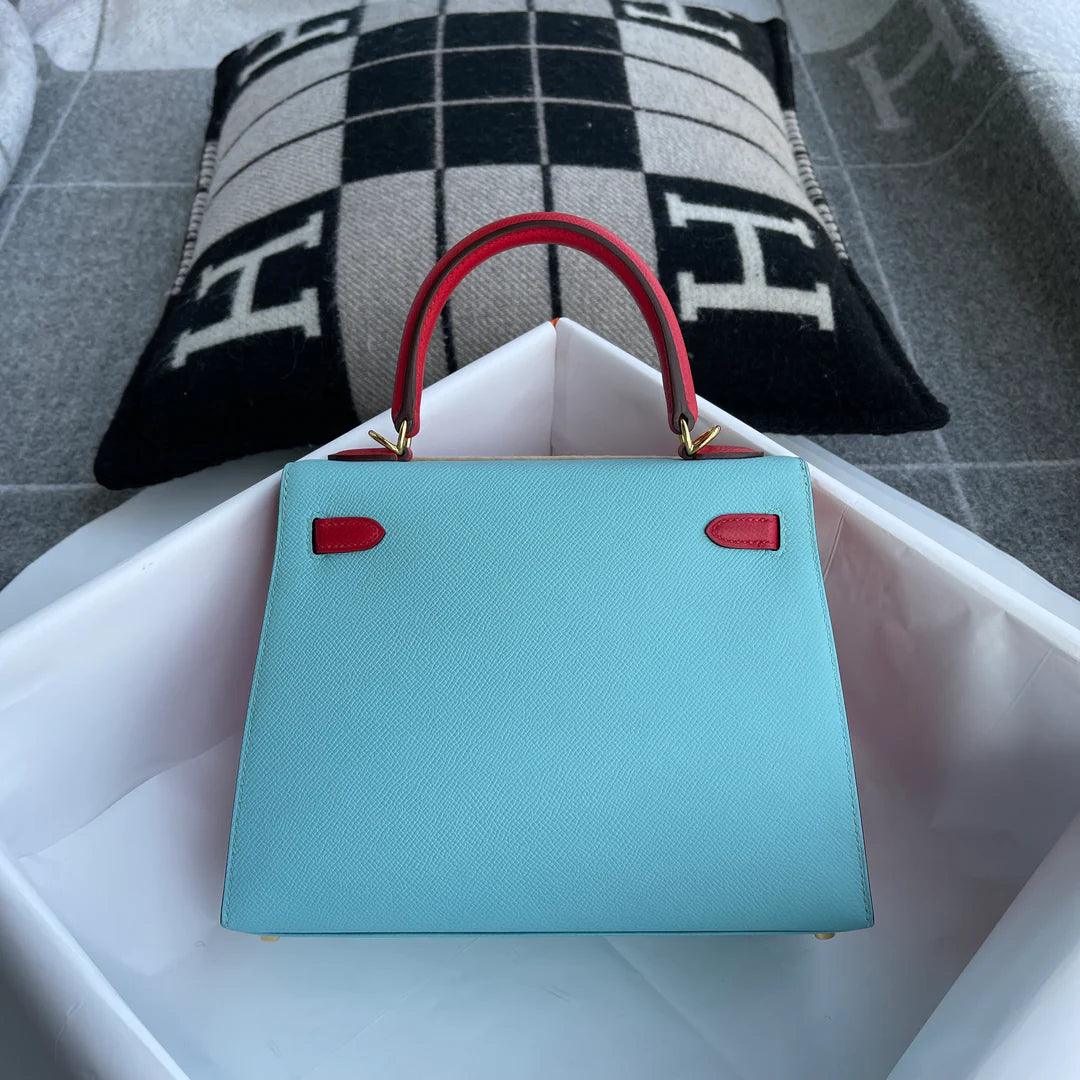 Hermès Kelly 25 Epsom Deri At Nalı Damgası (HSS) Pembe Azali̇ & Kırmızı Ceket ve Altın Donanımlı Mavi Atol (GHW) - Glimmer of Luxury