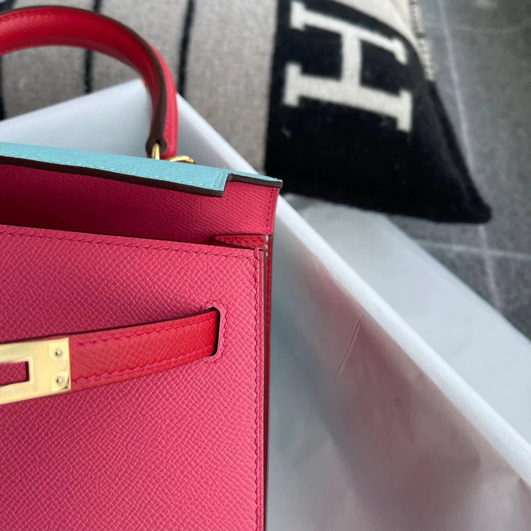 Hermès Kelly 25 Epsom Deri At Nalı Damgası (HSS) Pembe Azali̇ & Kırmızı Ceket ve Altın Donanımlı Mavi Atol (GHW) - Glimmer of Luxury