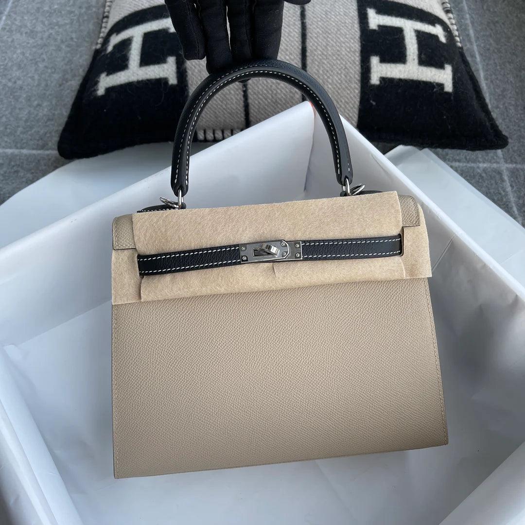 Hermès Kelly 25 Epsom Deri At Nalı Damgası (HSS) Paladyum Donanımlı İki Renkli Hendek ve Siyah (PHW) - Glimmer of Luxury