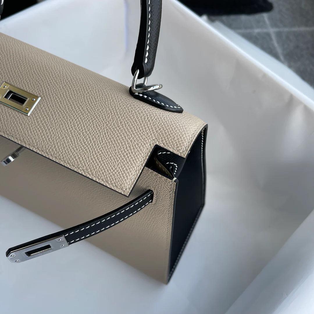 Hermès Kelly 25 Epsom Deri At Nalı Damgası (HSS) Paladyum Donanımlı İki Renkli Hendek ve Siyah (PHW) - Glimmer of Luxury