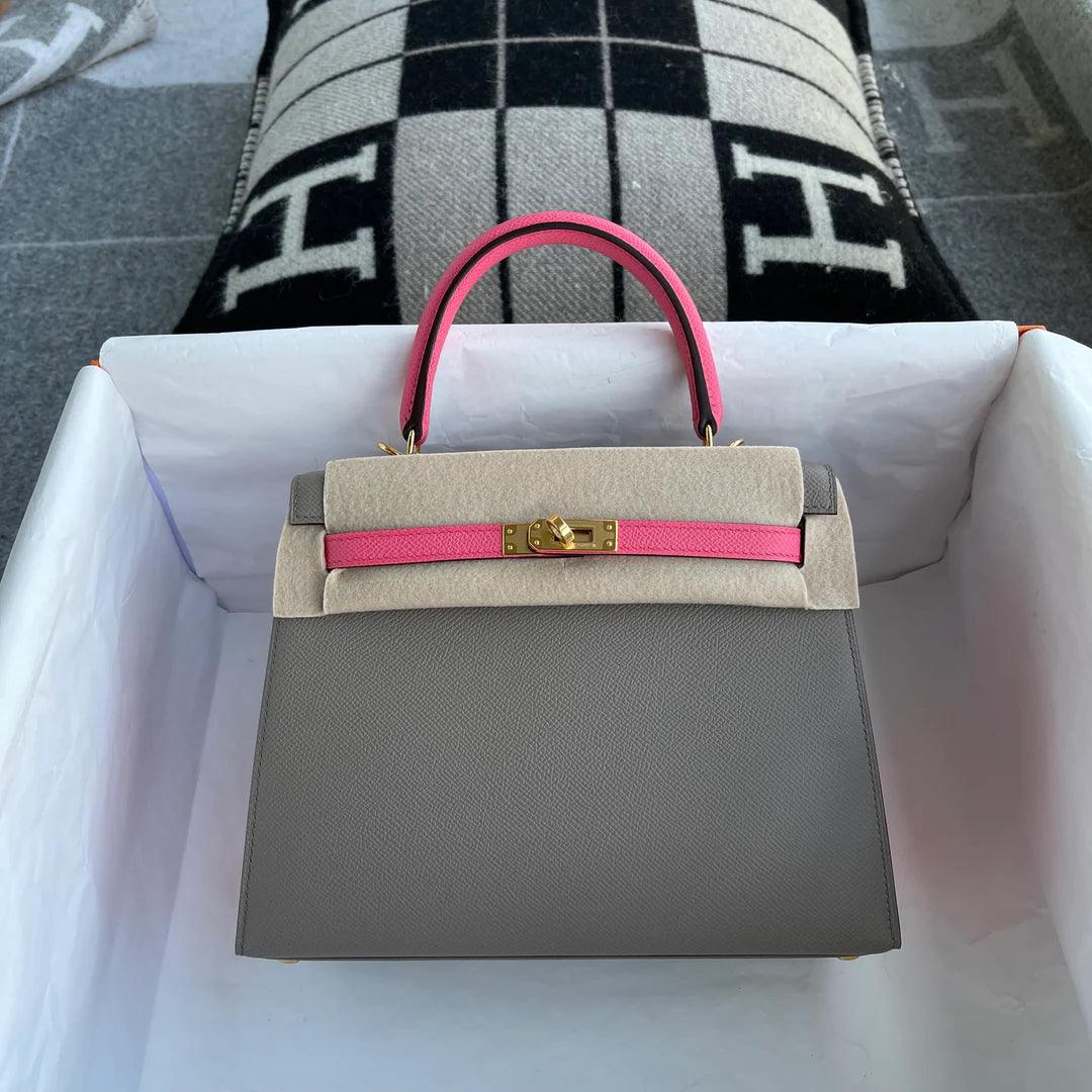 Hermès Kelly 25 Epsom Deri At Nalı Damgası (HSS) İki Renkli Asfalt Grisi ve Altın Donanımlı Açelya Gülü (GHW) - Glimmer of Luxury