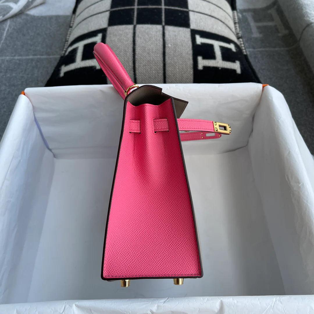 Hermès Kelly 25 Epsom Deri At Nalı Damgası (HSS) İki Renkli Asfalt Grisi ve Altın Donanımlı Açelya Gülü (GHW) - Glimmer of Luxury